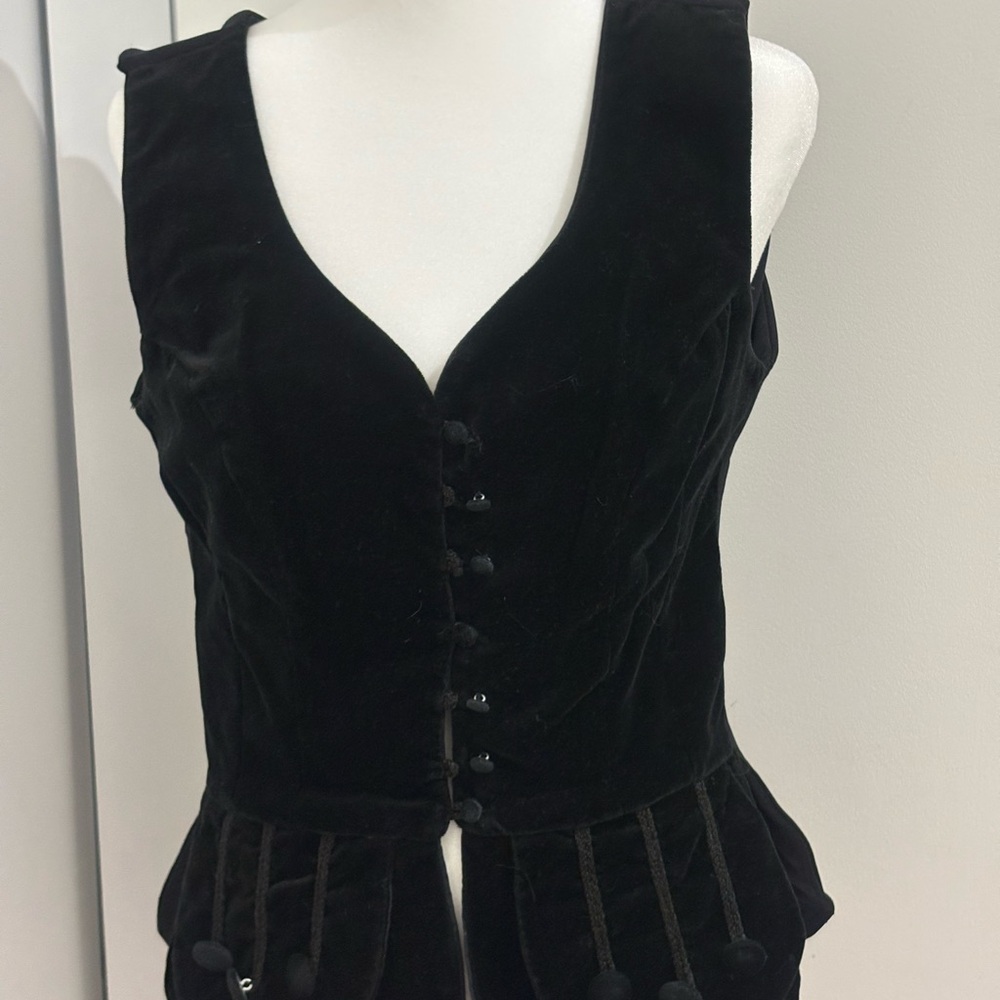Black Velvet Button-Up Vest - Picture 3 of 4